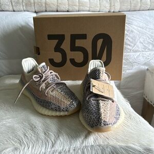 Yeezy Boost 350 V2